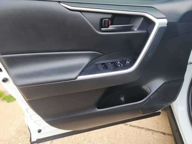 Used 2024 Toyota RAV4 LE AWD/4WD image 23