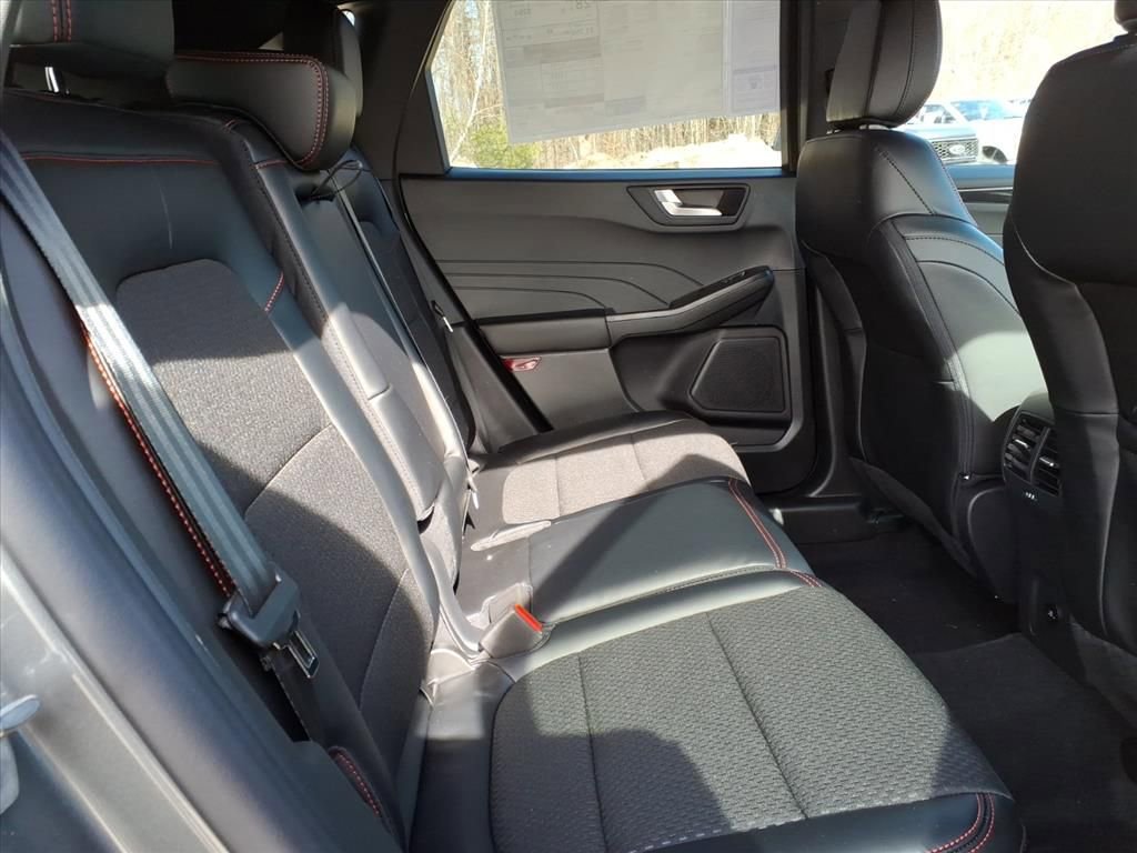 New 2026 Ford Escape ST-Line w/ Cold Weather Package AWD/4WD image 9