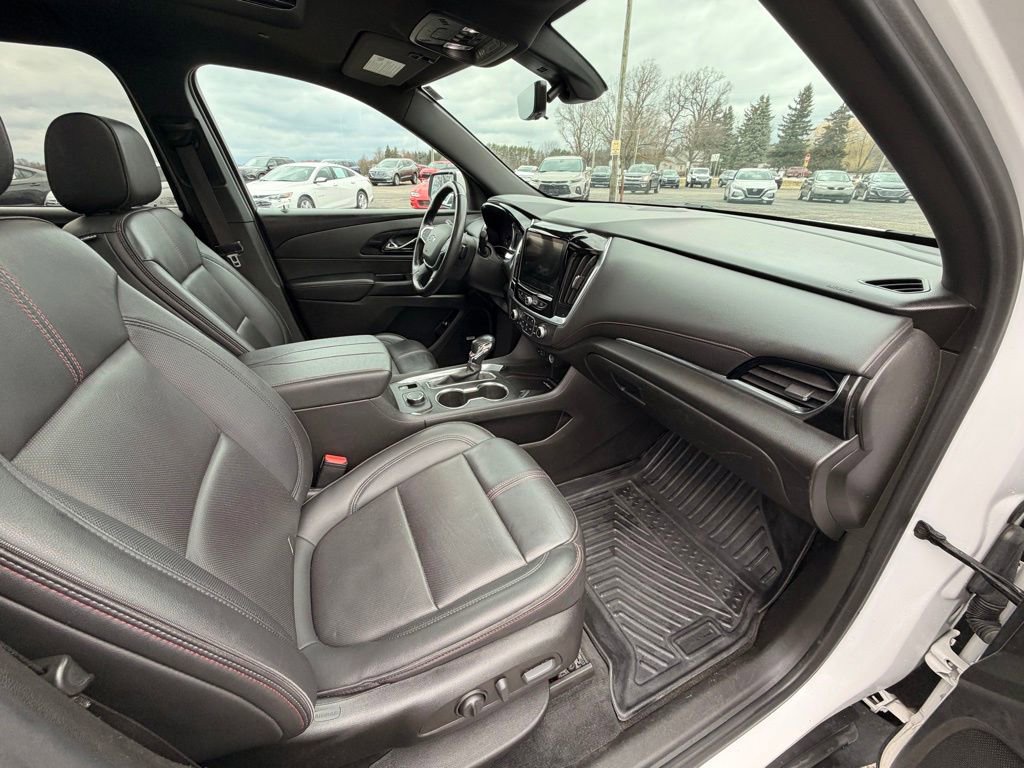 Used 2022 Chevrolet Traverse RS image 37