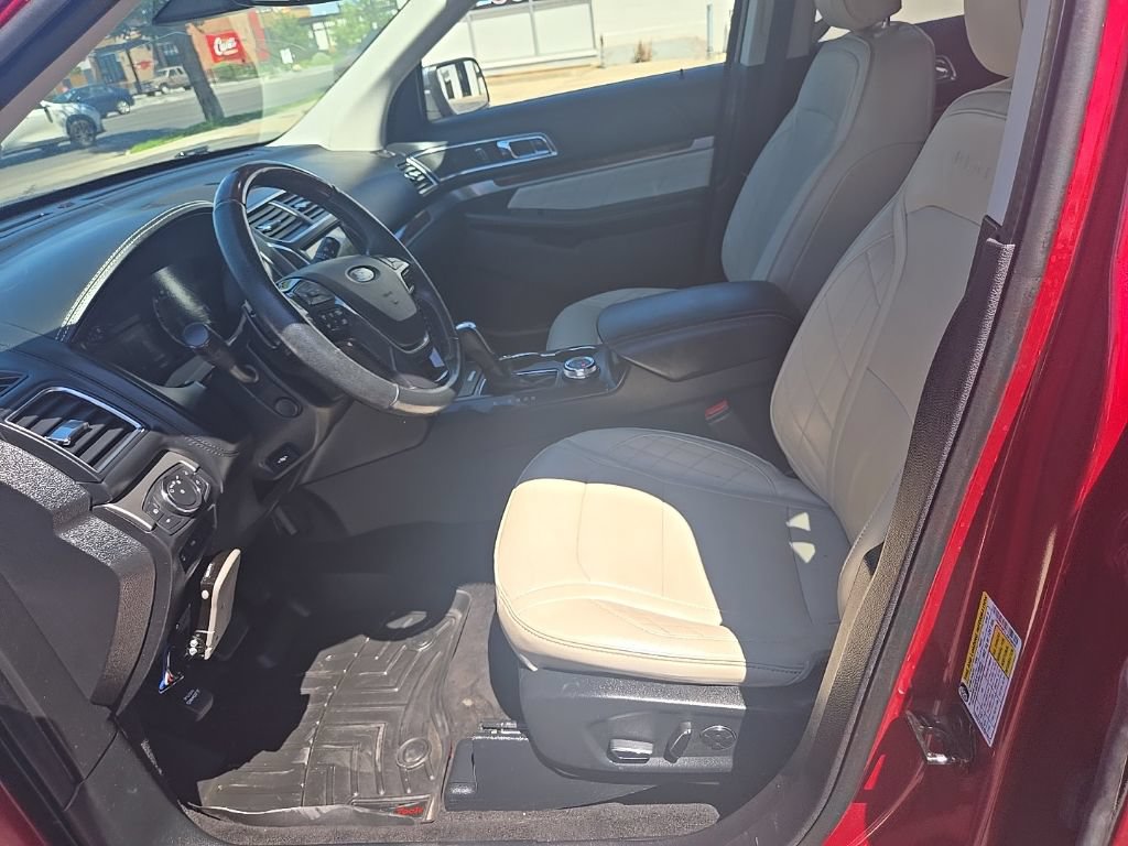 Used 2018 Ford Explorer Platinum AWD/4WD image 12