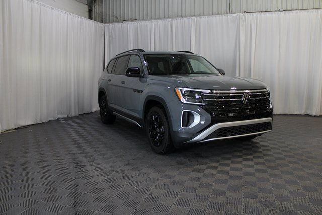 New 2024 Volkswagen Atlas Peak Edition SEL image 31
