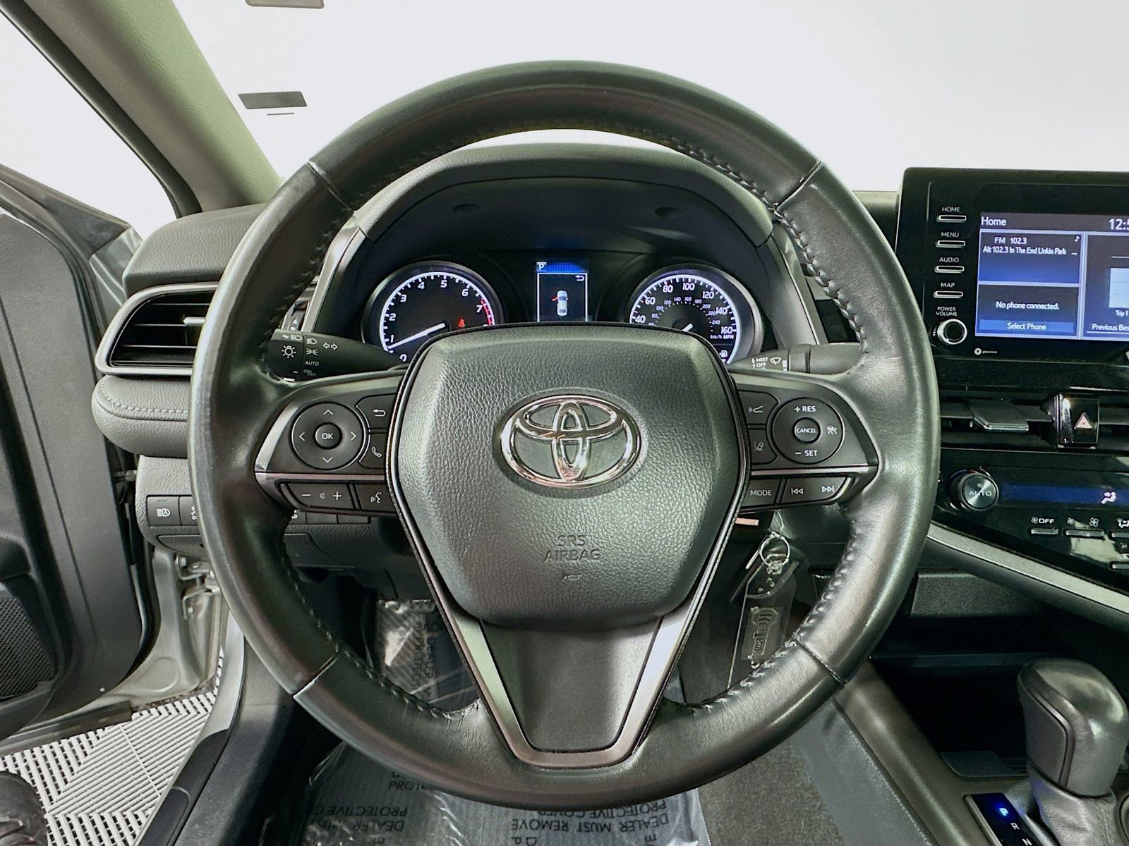 Used 2023 Toyota Camry SE image 12