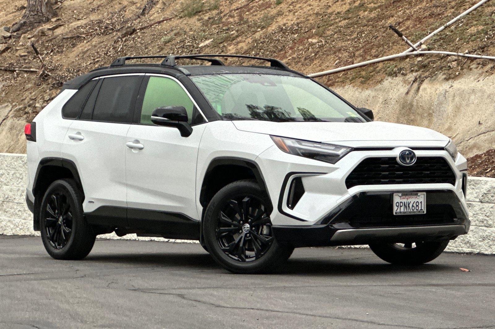 Used 2024 Toyota RAV4 XSE image 2