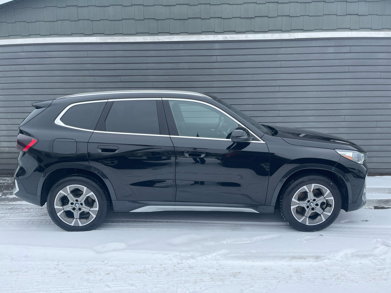 Used 2025 BMW X1 xDrive28i image 9