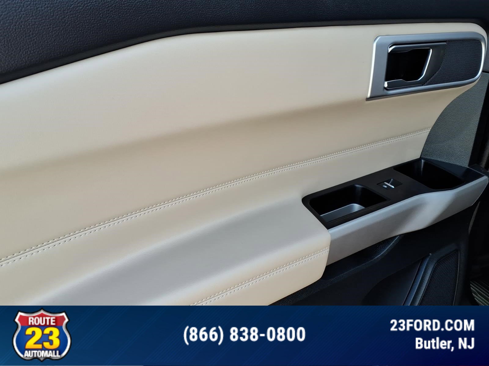 Used 2024 Ford Explorer XLT image 22