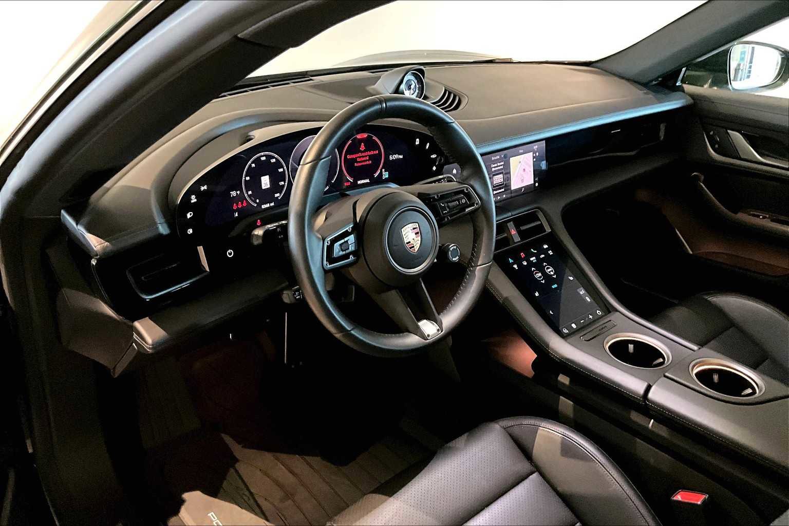 Used 2025 Porsche Taycan image 7