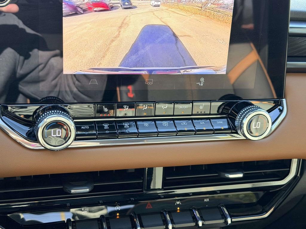 Used 2023 GMC Canyon AT4 w/ Canyon Safety Plus Package image 5