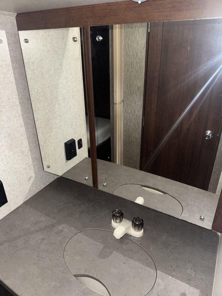 Used 2017 Ford E-450 and Econoline 450 Super Duty w/ Motorhome Prep Package image 37