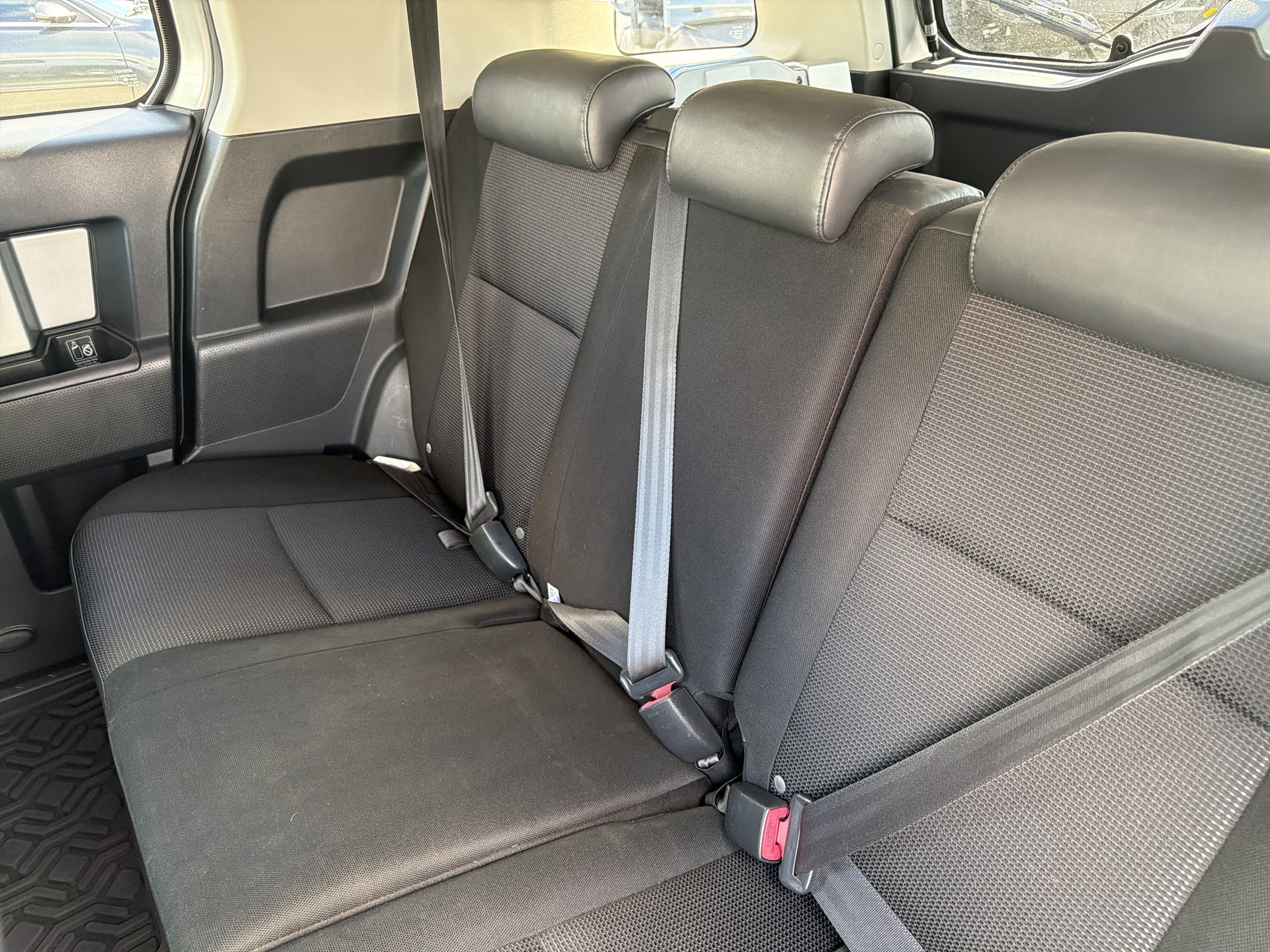 Used 2007 Toyota FJ Cruiser 4WD image 38
