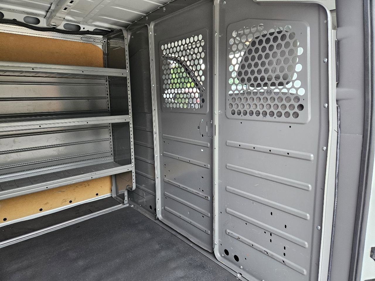 Used 2019 Nissan NV 2500 SV RWD image 23