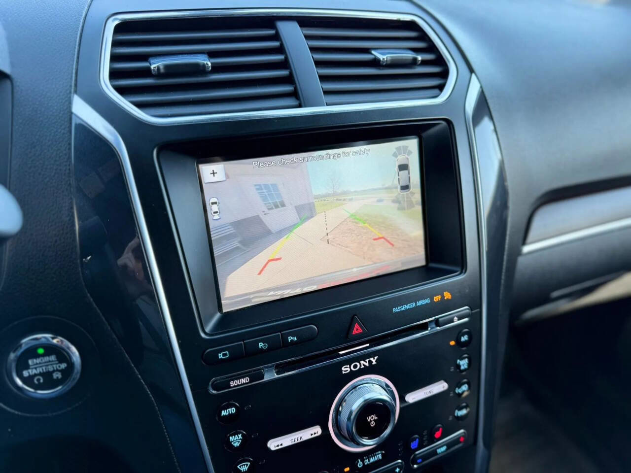 Used 2018 Ford Explorer Limited w/ Equipment Group 301A AWD/4WD image 21