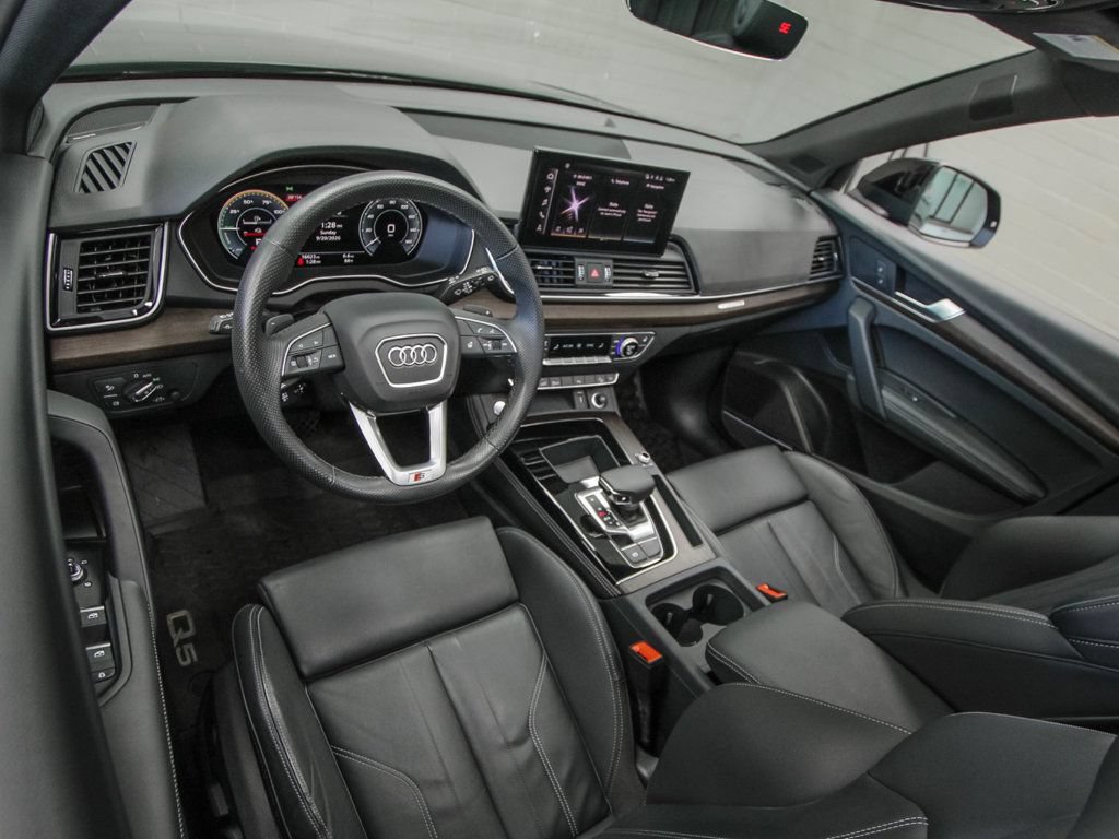 Used 2024 Audi Q5 e Premium Plus w/ Premium Plus Package AWD/4WD image 12