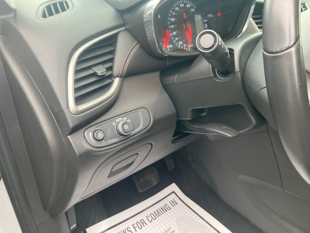 Used 2019 Chevrolet Trax LT w/ LT Convenience Package image 17