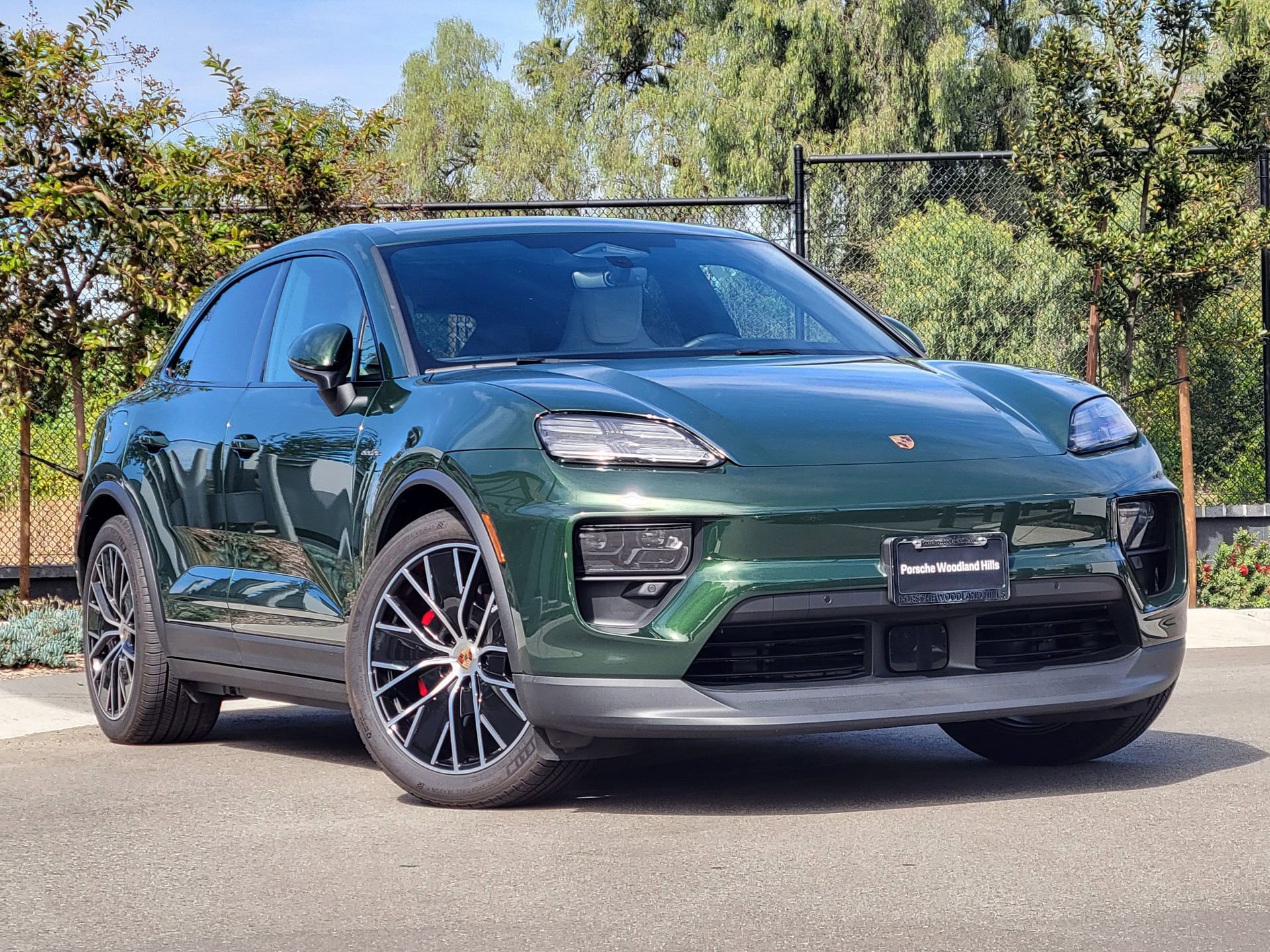 Used 2025 Porsche Macan 4S Electric image 9