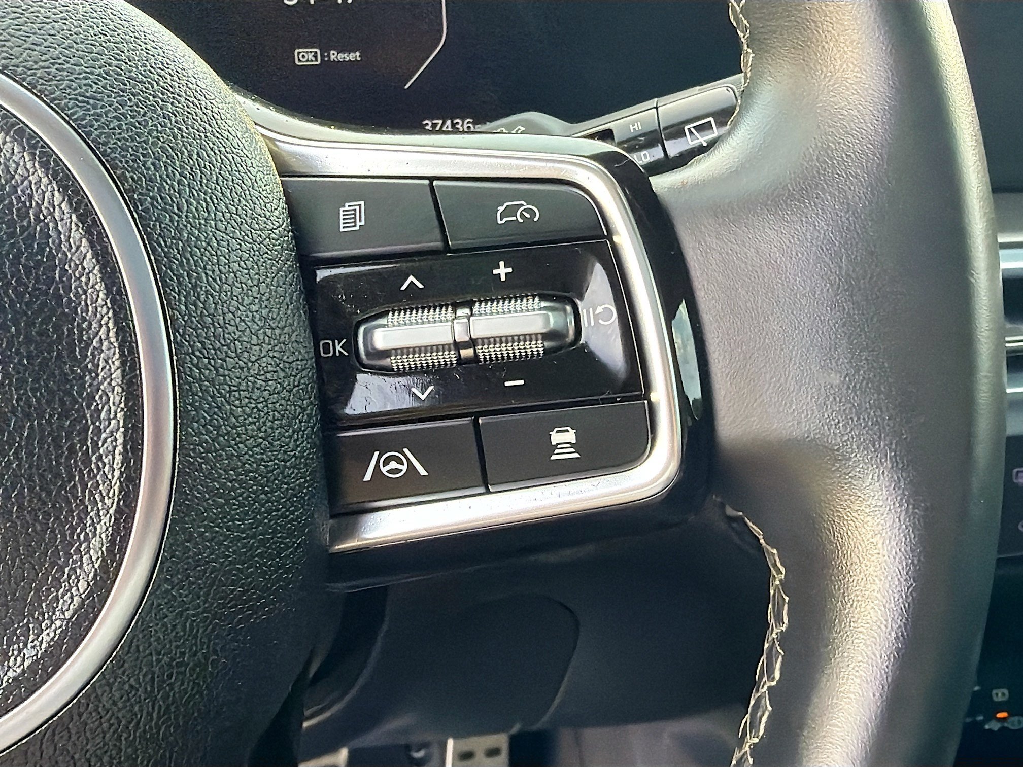 Used 2024 Kia Sorento SX FWD image 39