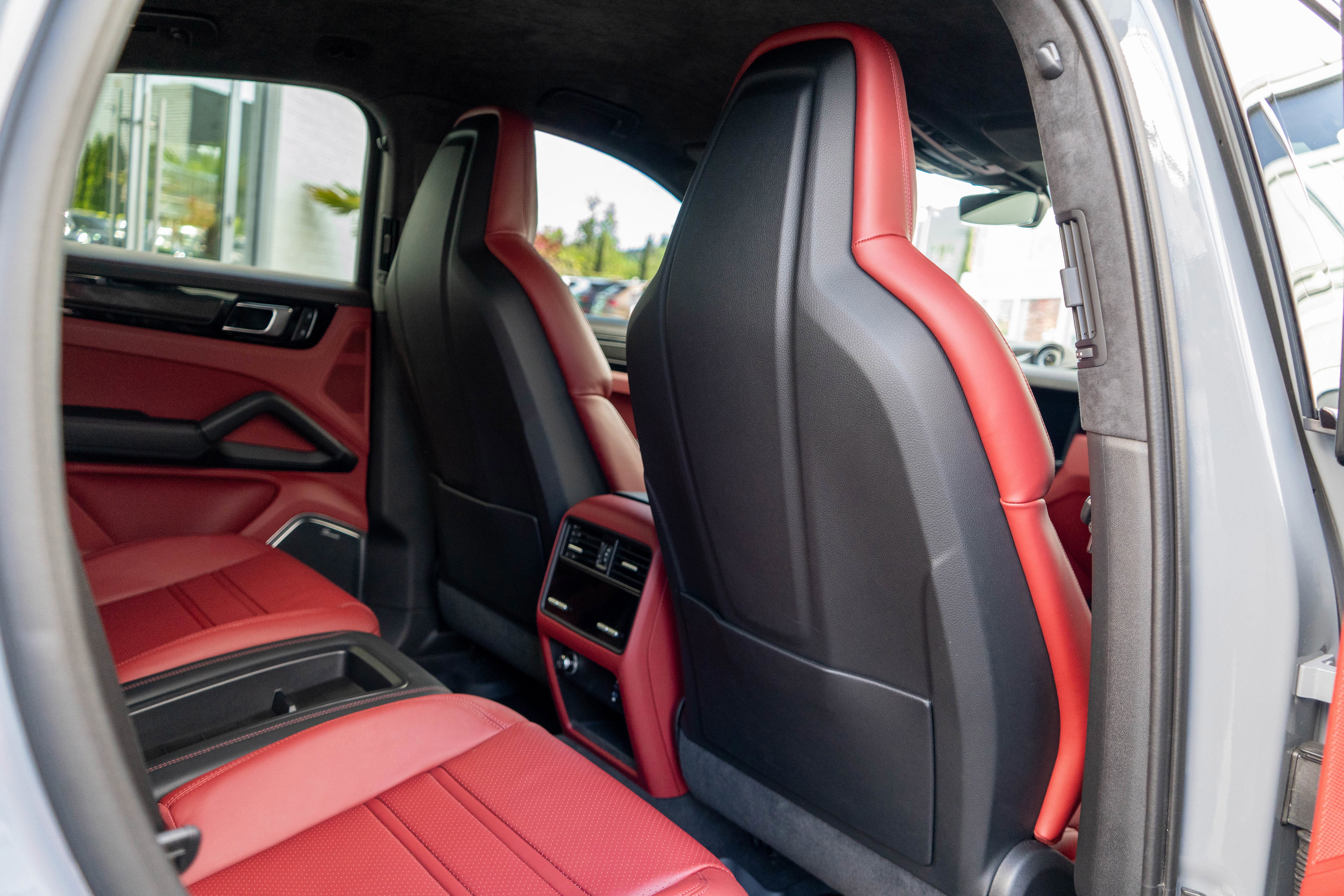 Used 2023 Porsche Cayenne Turbo GT AWD/4WD image 34