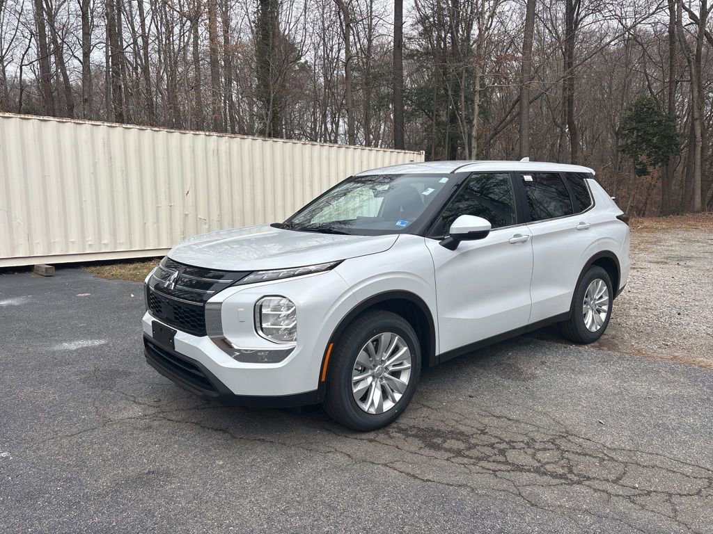 New 2026 Mitsubishi Outlander ES AWD/4WD image 2
