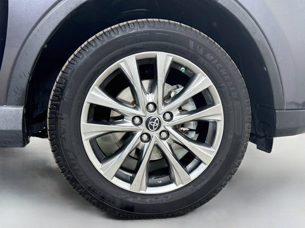 Used 2016 Toyota RAV4 Limited FWD image 31