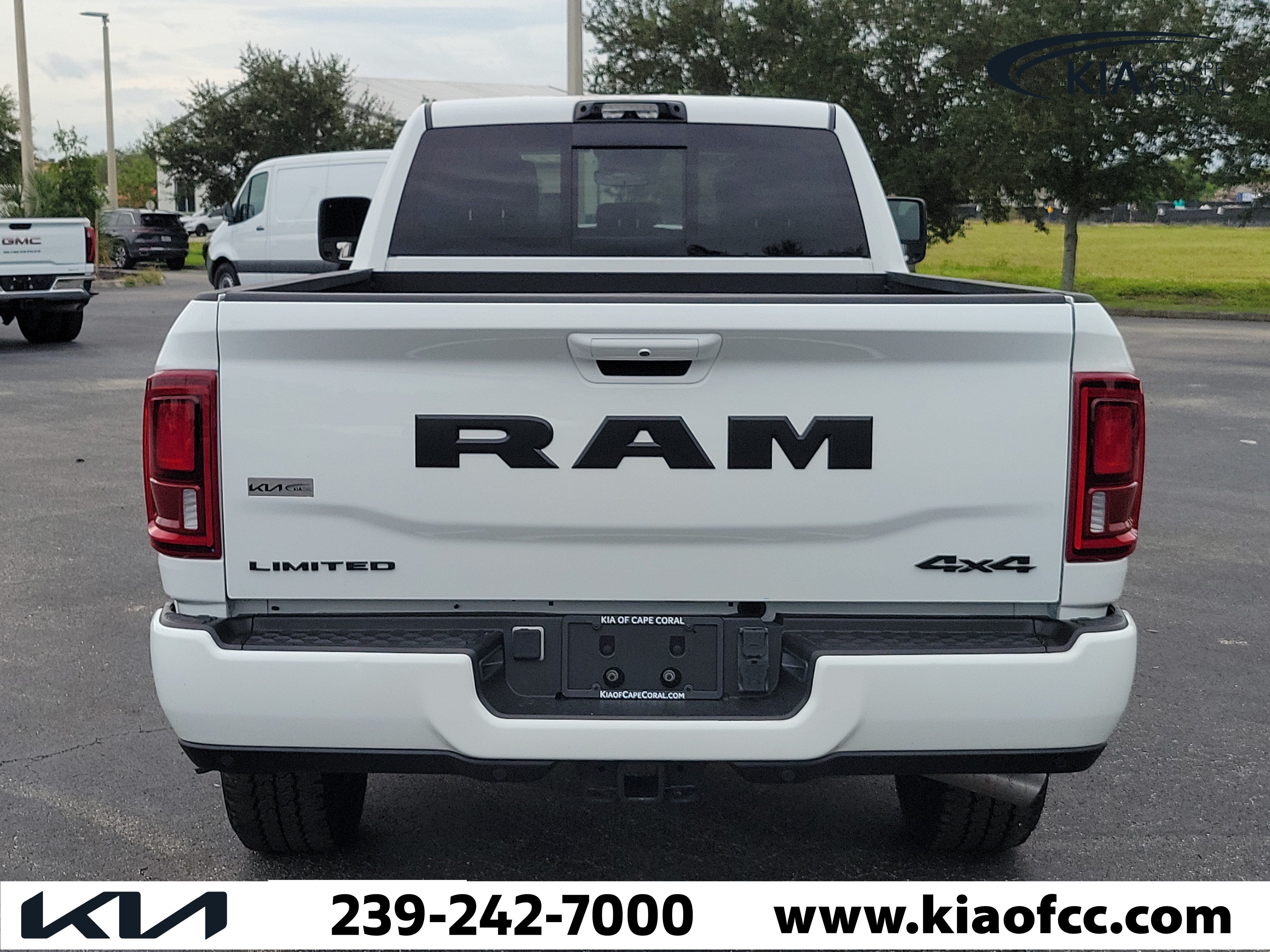 Used 2025 RAM 2500 Limited AWD/4WD image 5