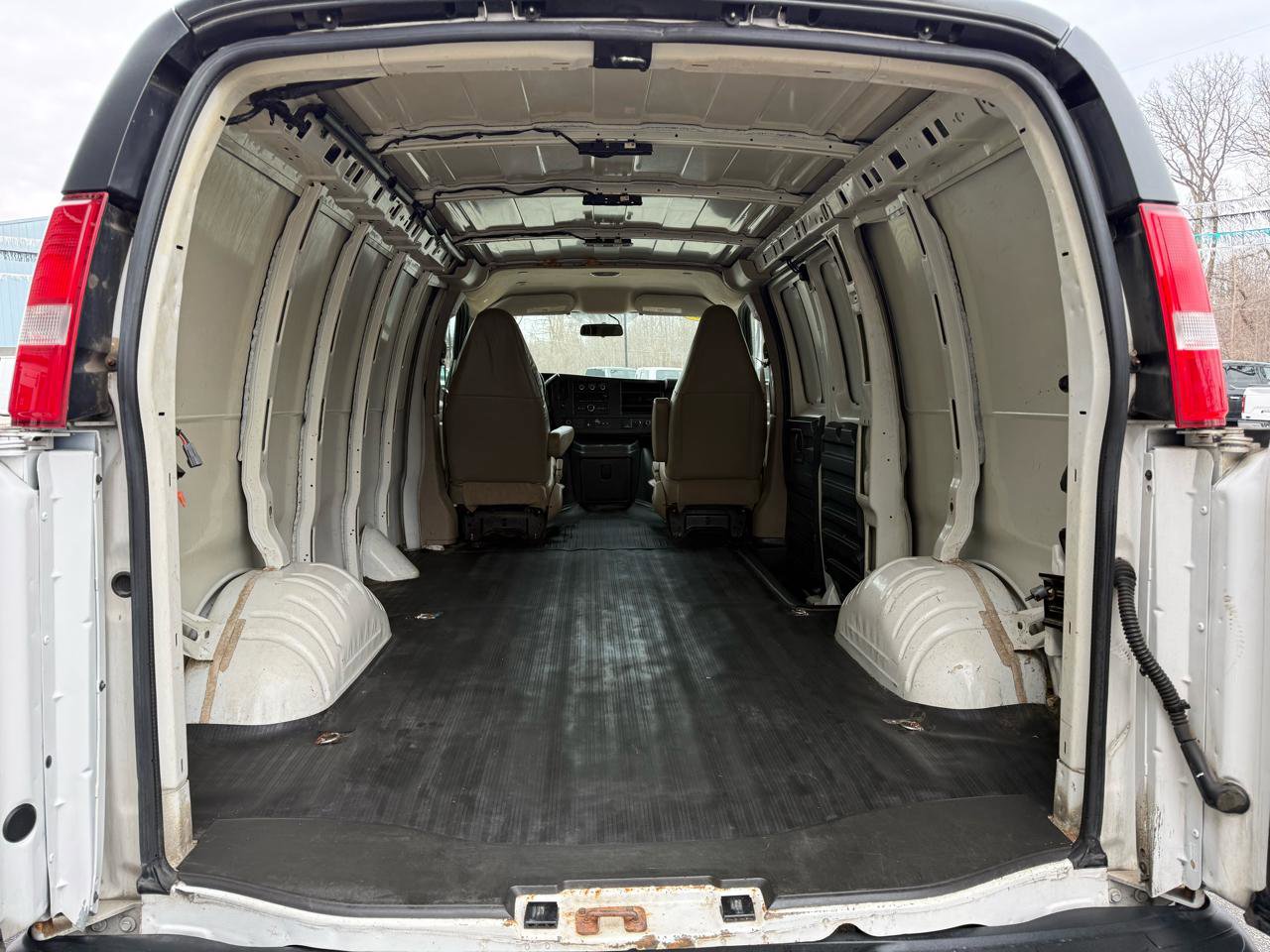 Used 2020 Chevrolet Express 2500 w/ Driver Convenience Package RWD image 14