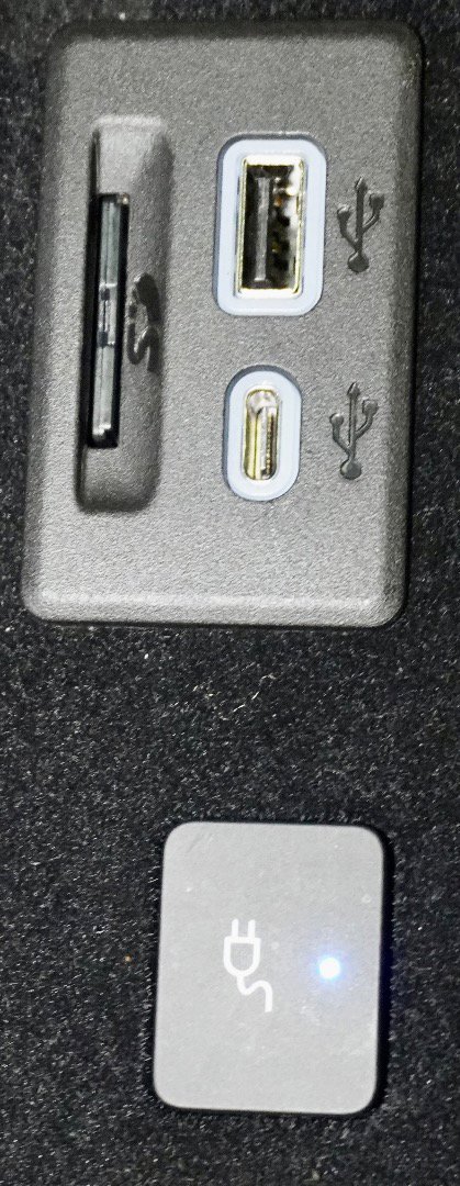 Used 2021 Cadillac Escalade Premium Luxury w/ Driver Assist Tech Package image 36