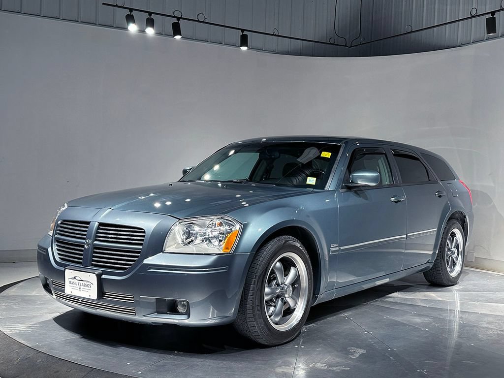 Used 2005 Dodge Magnum R/T w/ Convenience Group II RWD image 2