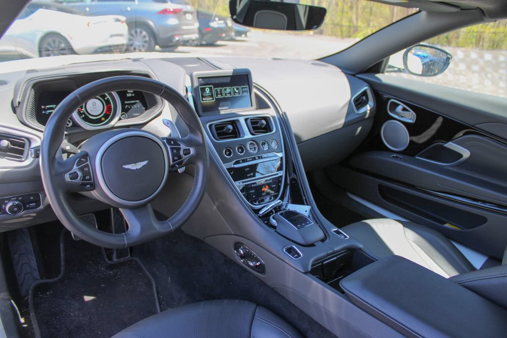 Used 2020 Aston Martin DB11 Volante RWD image 12
