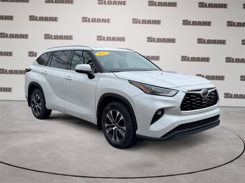 Used 2022 Toyota Highlander XLE image 7