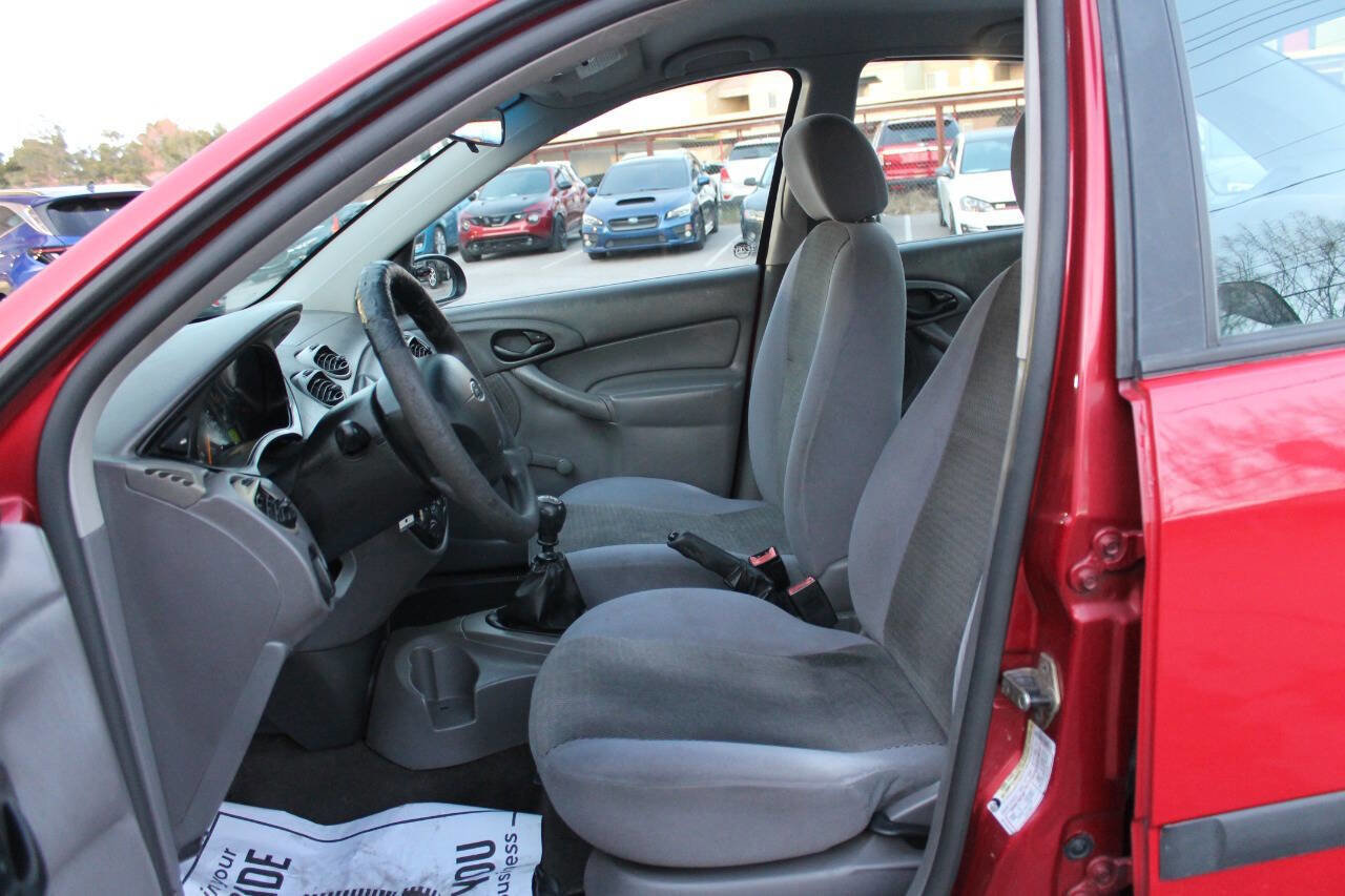 Used 2004 Ford Focus LX image 20