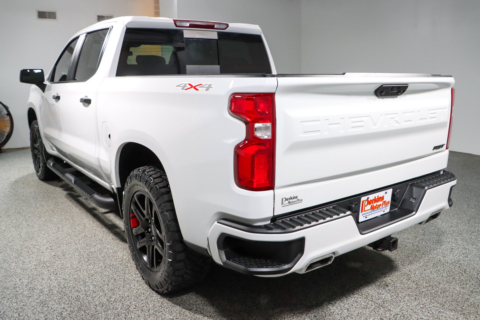Used 2023 Chevrolet Silverado 1500 RST w/ Redline Edition AWD/4WD image 10