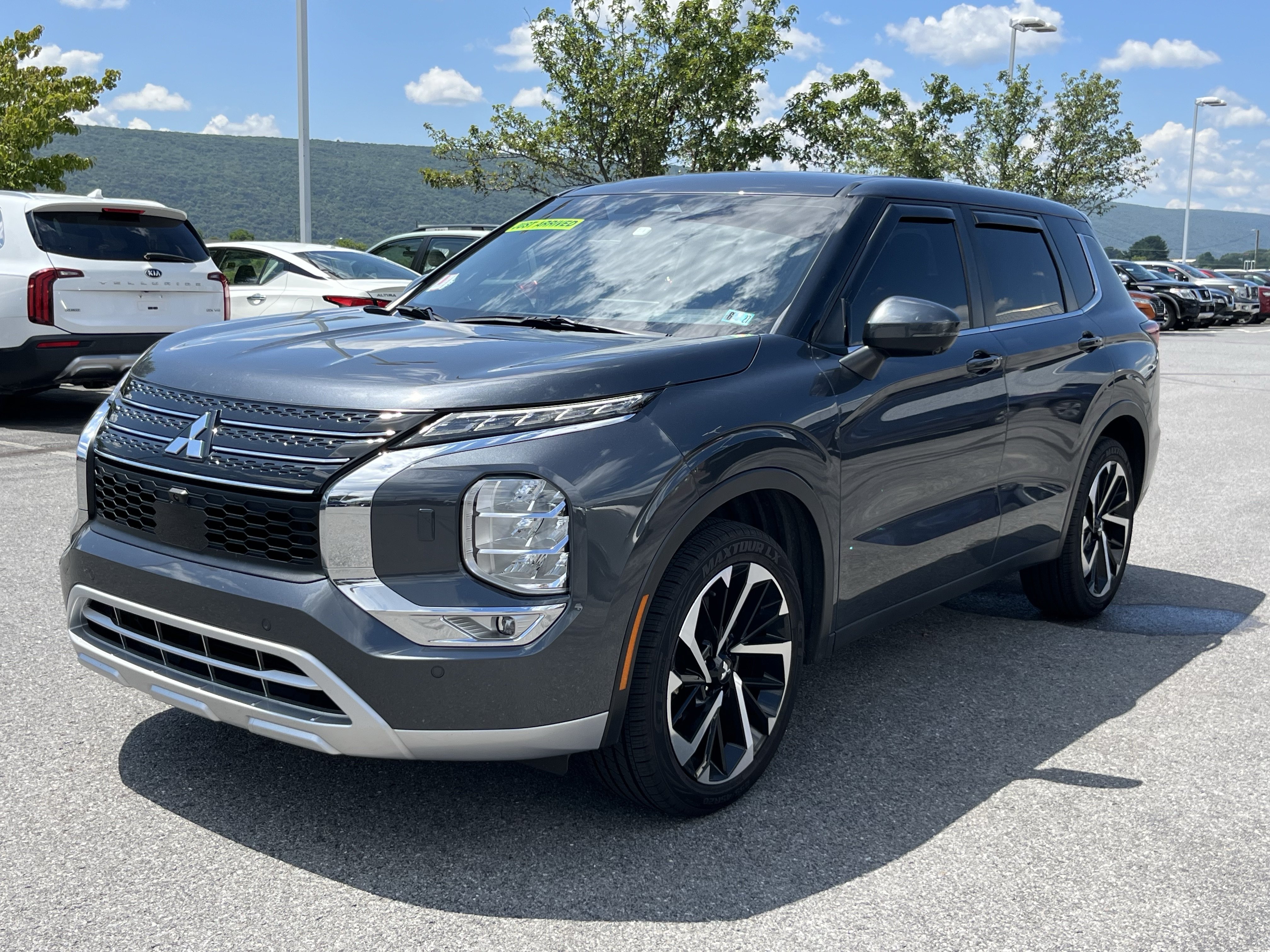 Used 2024 Mitsubishi Outlander SE AWD/4WD image 11