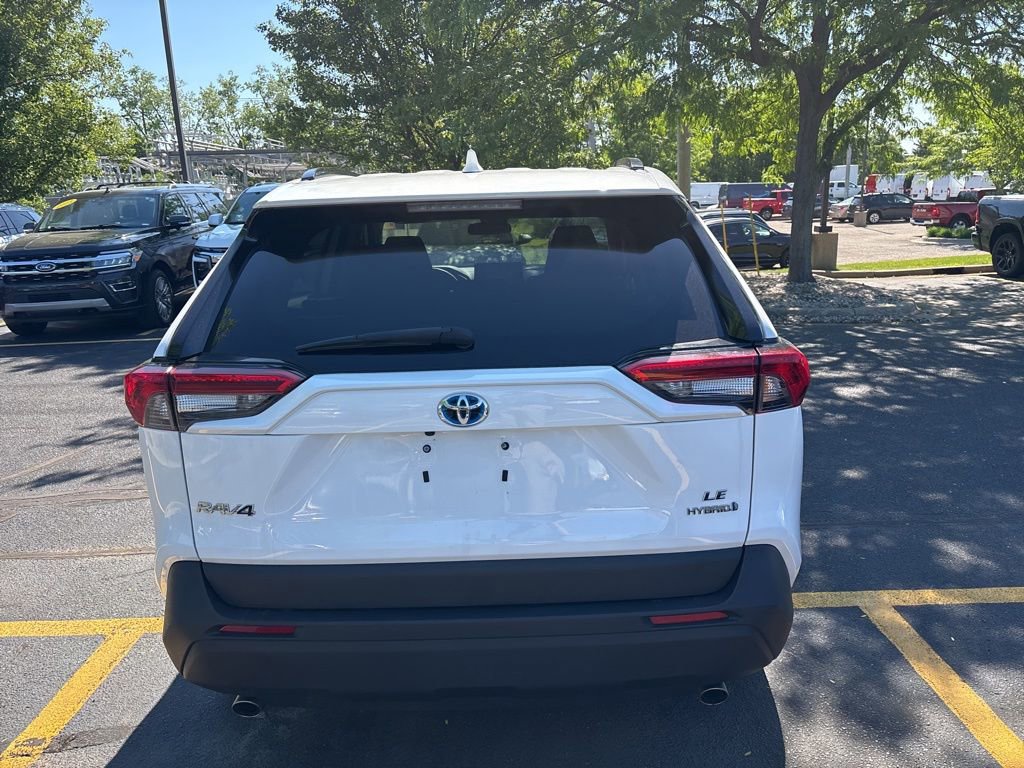 Used 2022 Toyota RAV4 LE AWD/4WD image 5