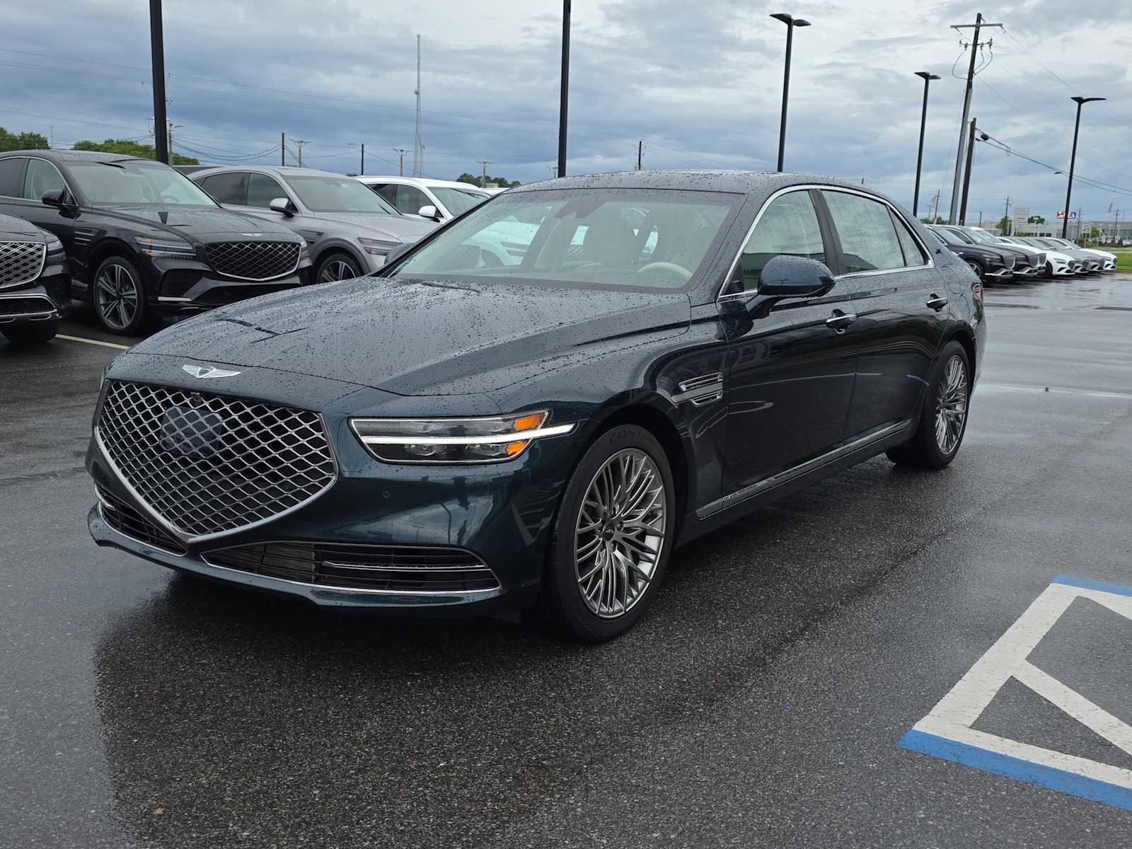 Used 2022 Genesis G90 3.3T Premium RWD image 3