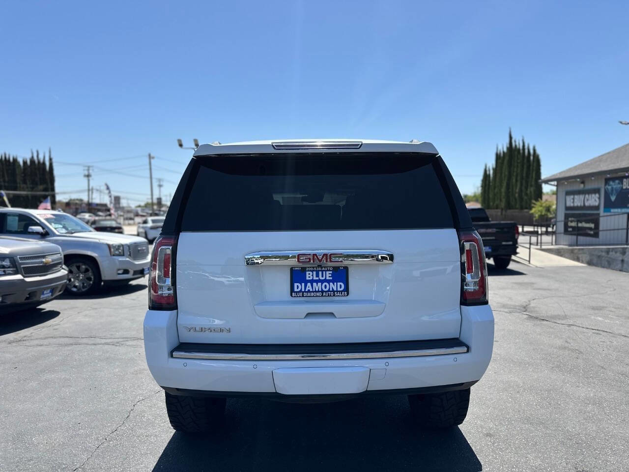 Used 2017 GMC Yukon Denali w/ Open Road Package AWD/4WD image 5