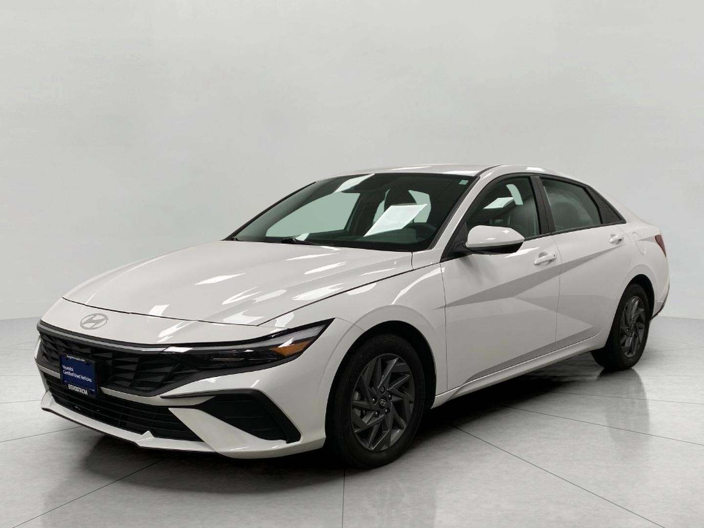 Certified 2024 Hyundai Elantra SEL FWD image 8