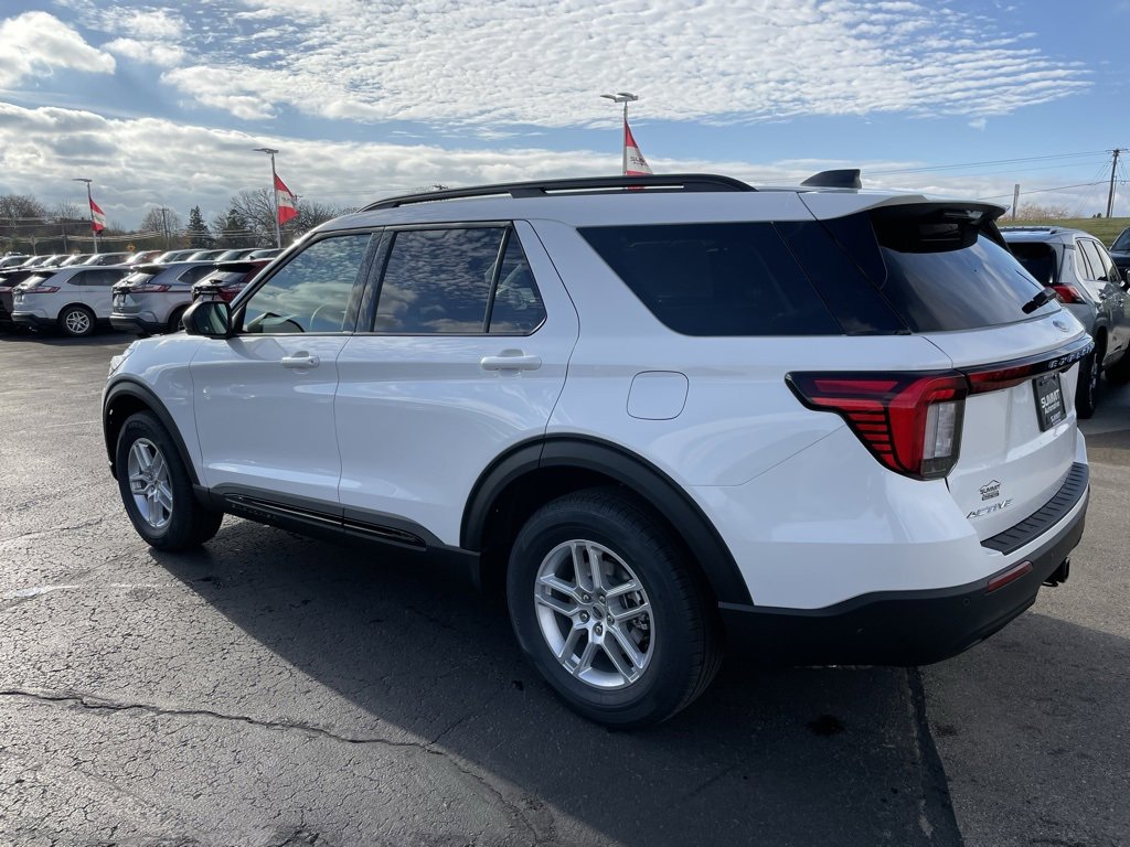 New 2026 Ford Explorer Active image 5