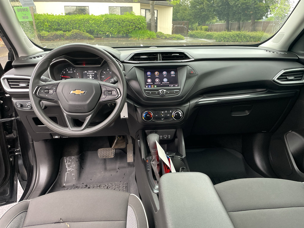 Used 2023 Chevrolet TrailBlazer LS image 34