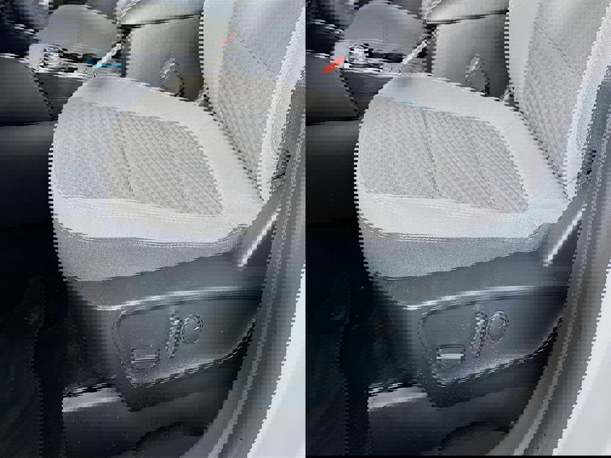 Used 2022 Ford Escape SE image 19