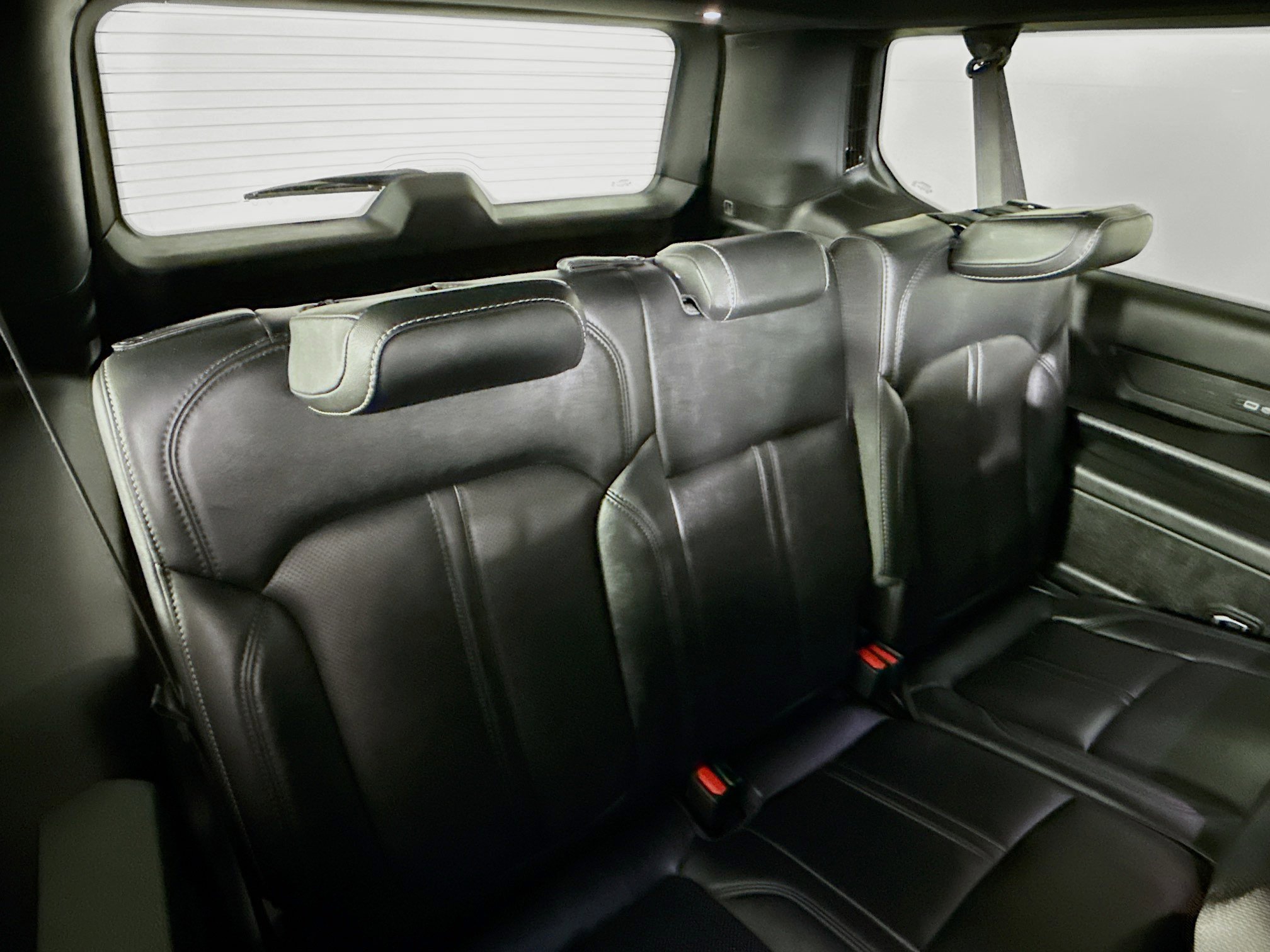 Used 2023 Jeep Wagoneer L Series II image 35