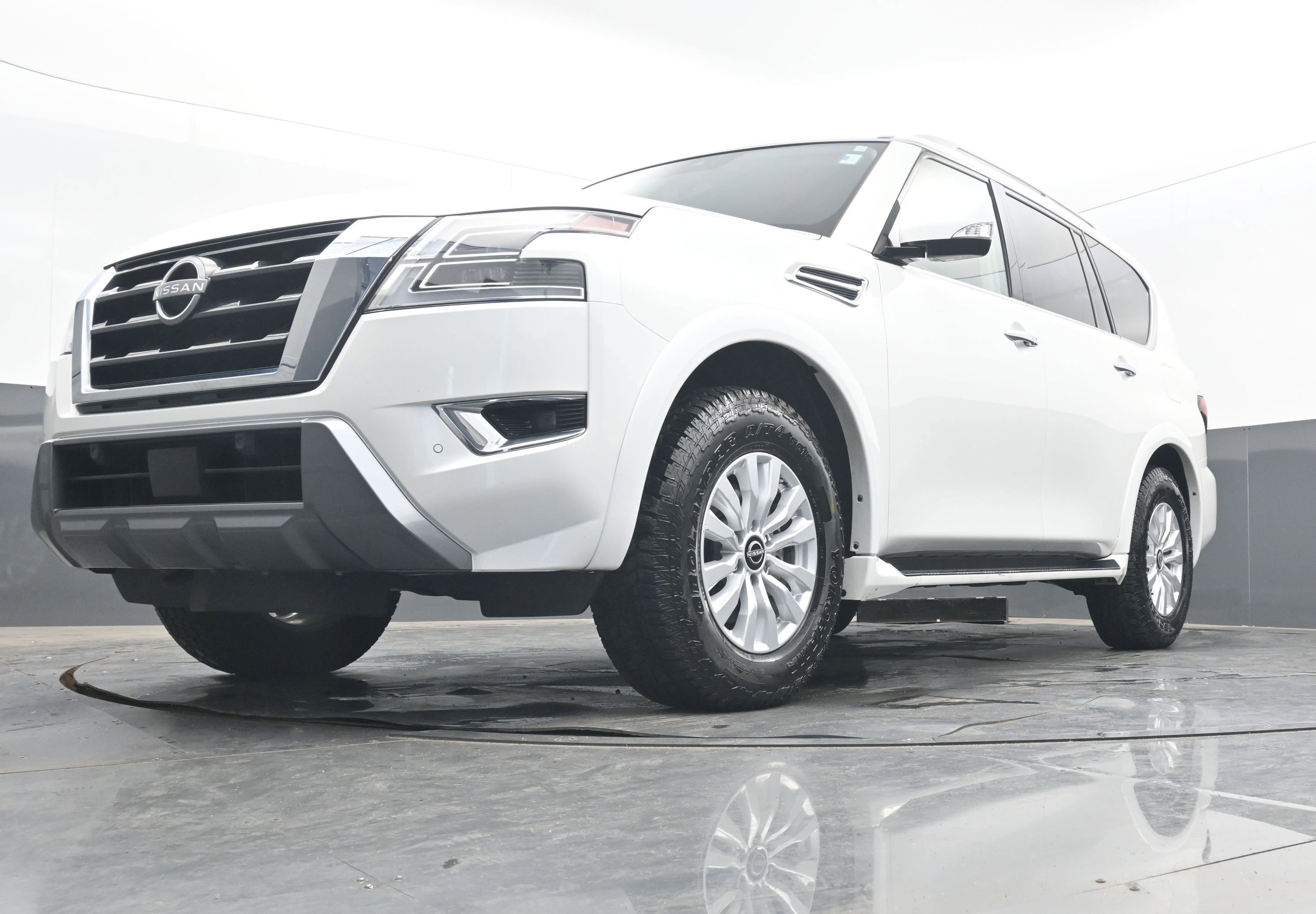 Certified 2024 Nissan Armada SV image 24