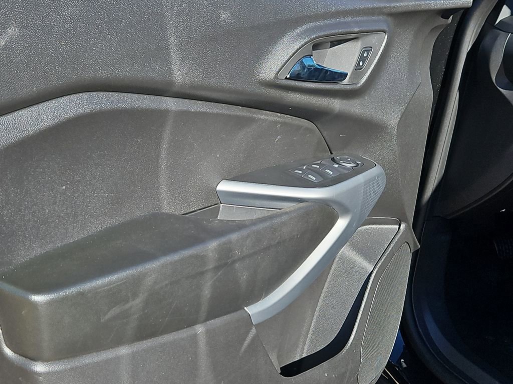 Used 2025 Chevrolet Trax RS w/ Driver Confidence Package image 18