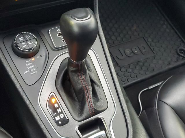 Used 2022 Jeep Cherokee Trailhawk w/ Trailer Tow Group image 28