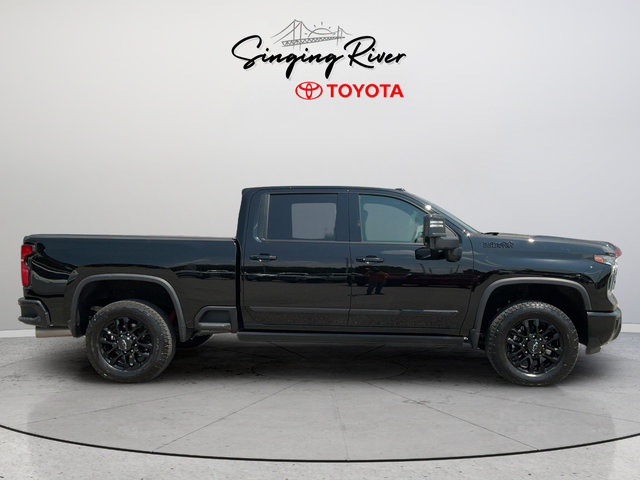 Used 2025 Chevrolet Silverado 2500 High Country w/ High Country Premium Package AWD/4WD image 8