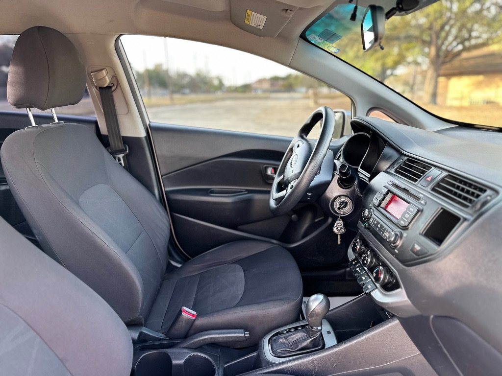Used 2014 Kia Rio LX FWD image 31
