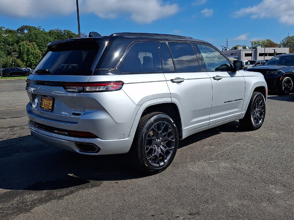 Certified 2025 Jeep Grand Cherokee Summit AWD/4WD image 6