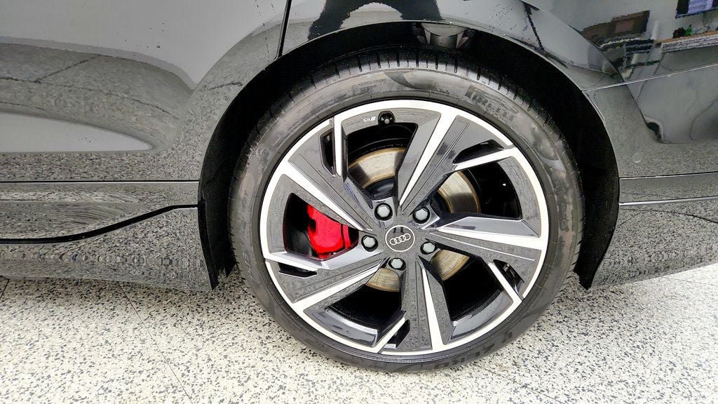 Used 2025 Audi S6 e-tron Premium Plus w/ Premium Plus AWD/4WD image 29