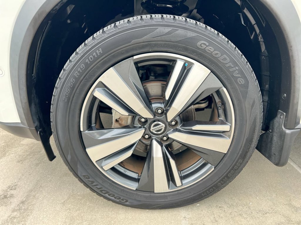 Used 2021 Nissan Rogue Platinum FWD image 9