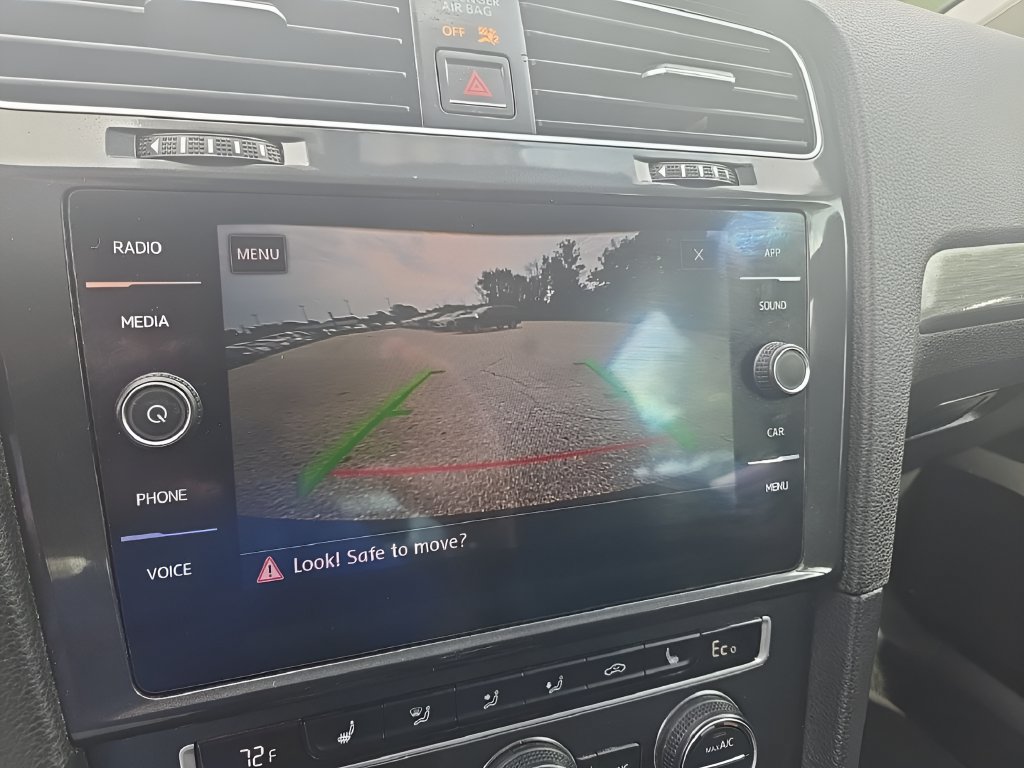 Used 2018 Volkswagen e-Golf SEL FWD image 31