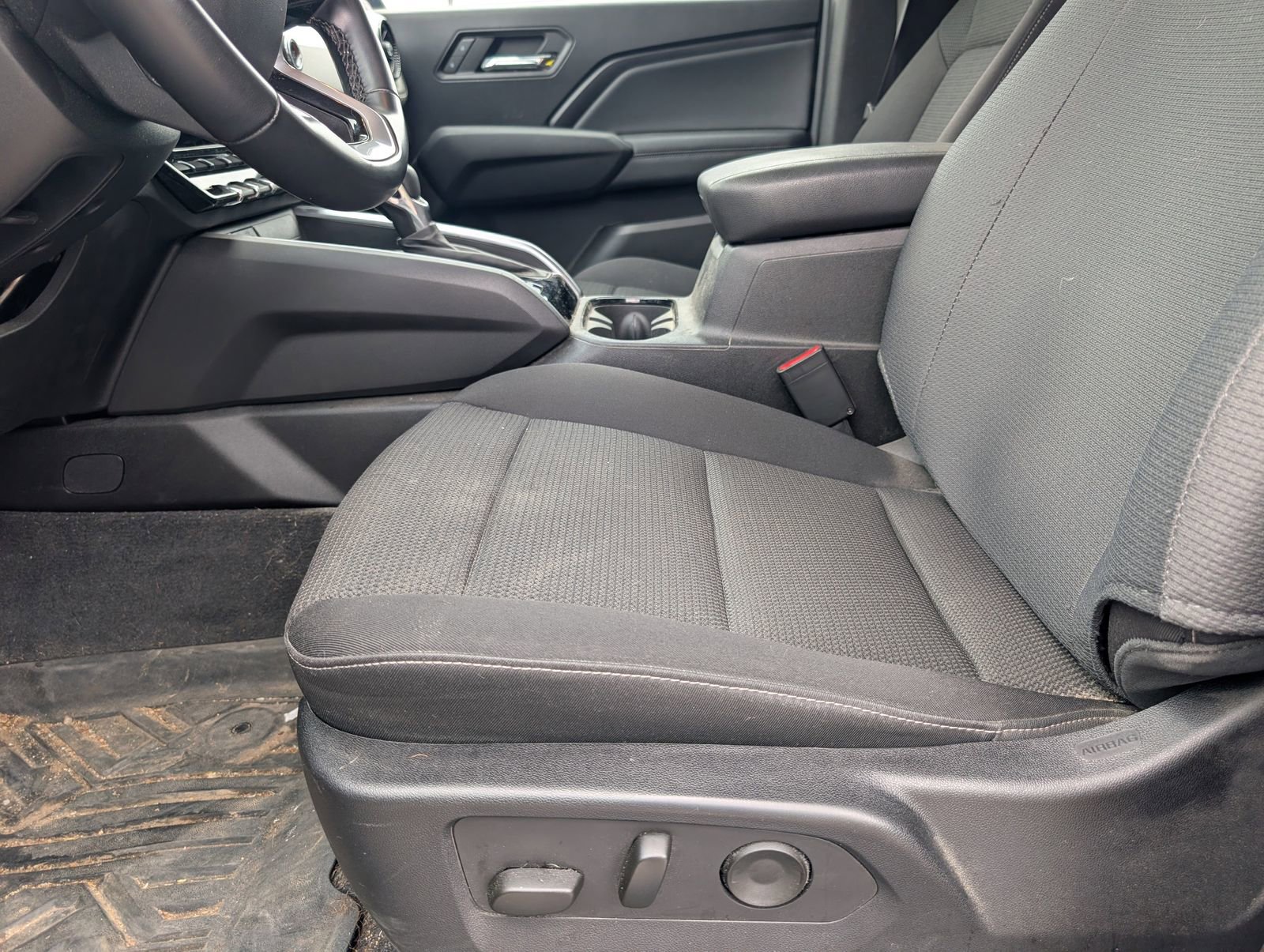 Used 2023 Chevrolet Colorado LT w/ LT Convenience Package II RWD image 7