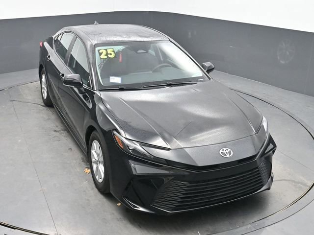 Used 2025 Toyota Camry LE image 24